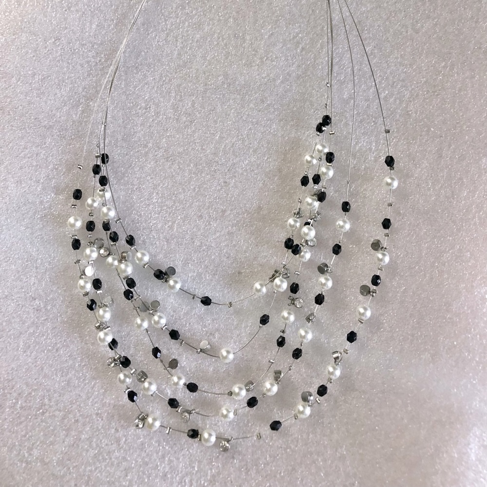 Silver Black and Pearl Fashion Necklace
